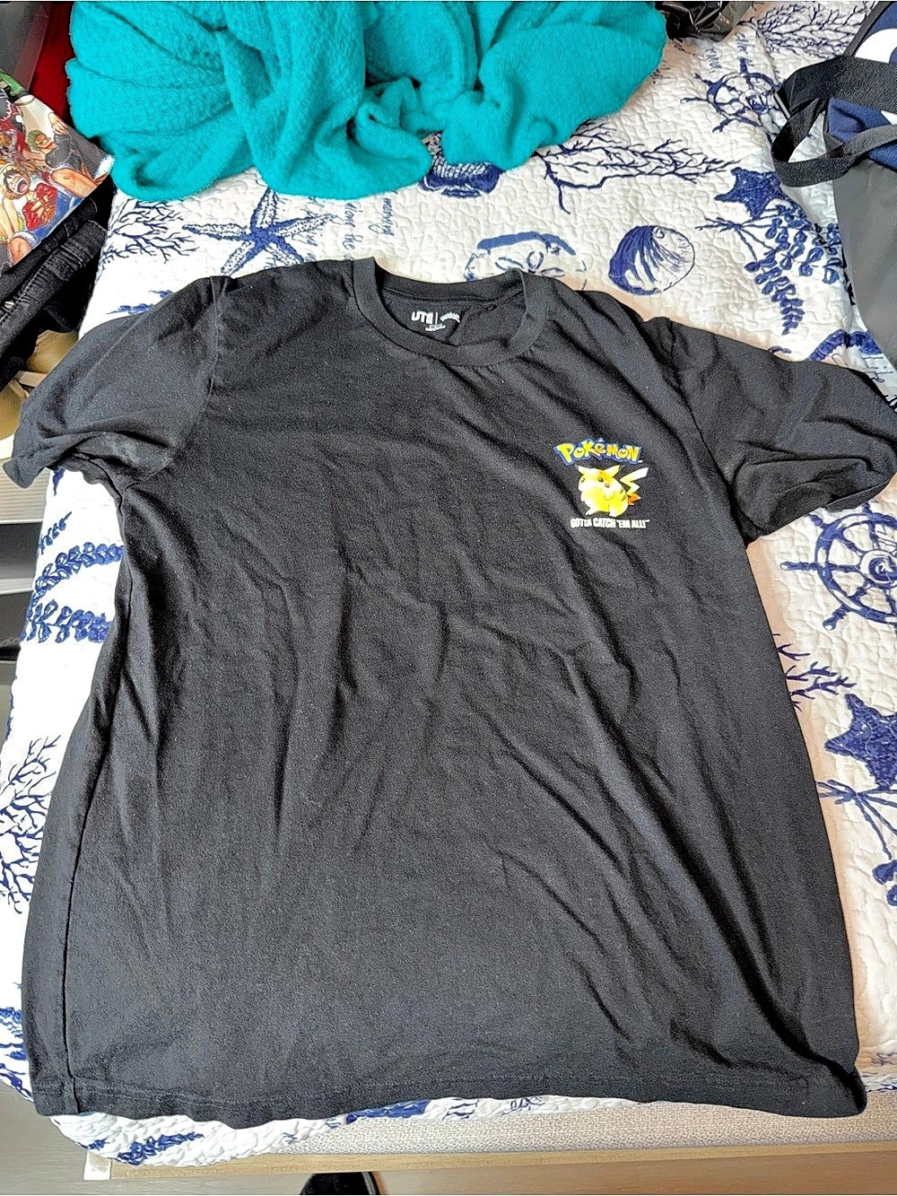 Pokemon Pikachu "Gotta Catch 'Em All" tee Black Short Sleeve Graphic Tee